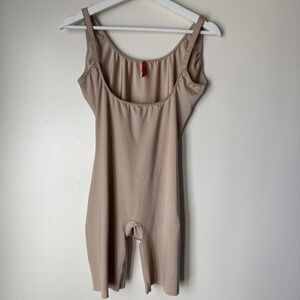 Spanx Star Luxe Lean Open Bust Slimming Mid Thigh Bodysuit Womens Size XL READ